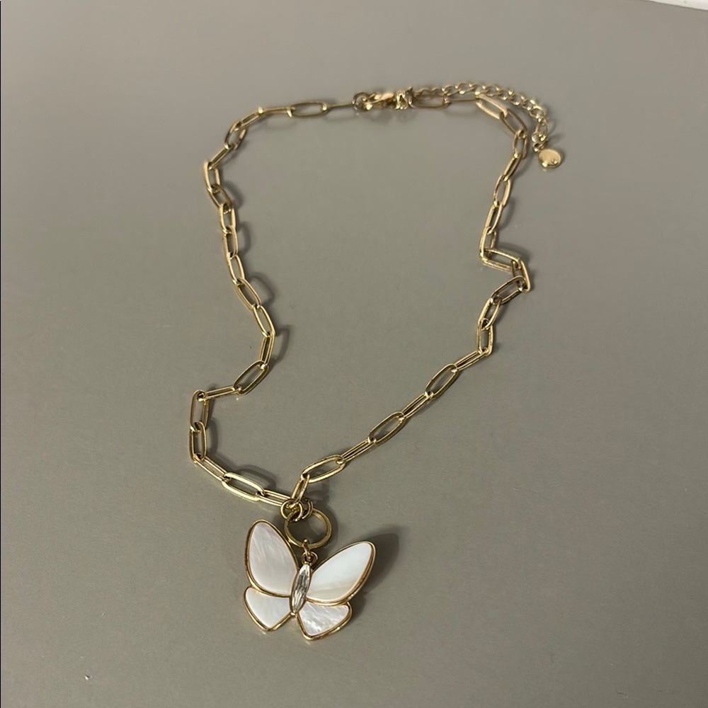 Elegant Gold Butterfly Necklace